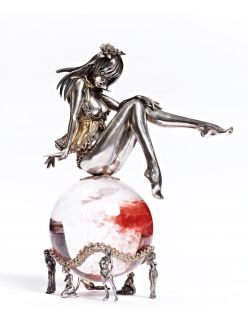 Серебреная Статуэтка Девушка на шаре